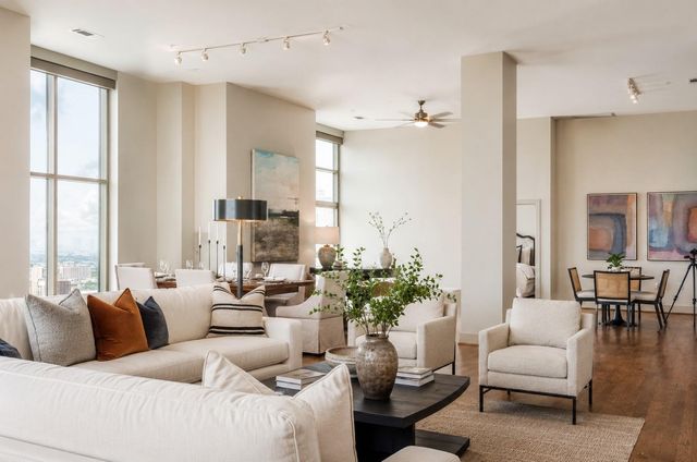 1400 Mckinney Street 3705, Houston, TX 77002