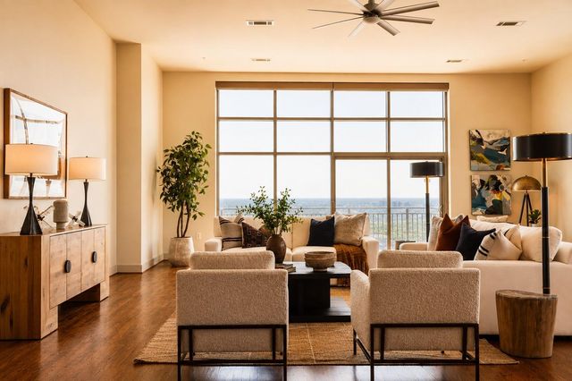 1400 Mckinney Street 3705, Houston, TX 77002