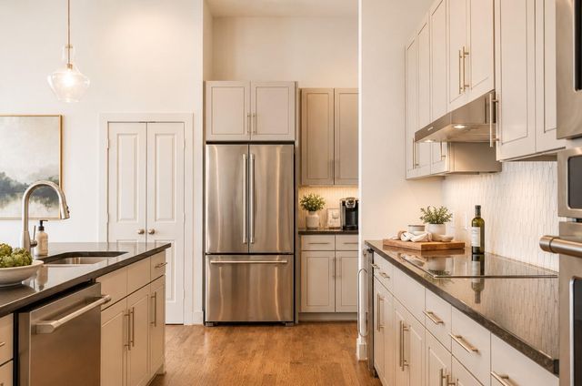 1400 Mckinney Street 3705, Houston, TX 77002