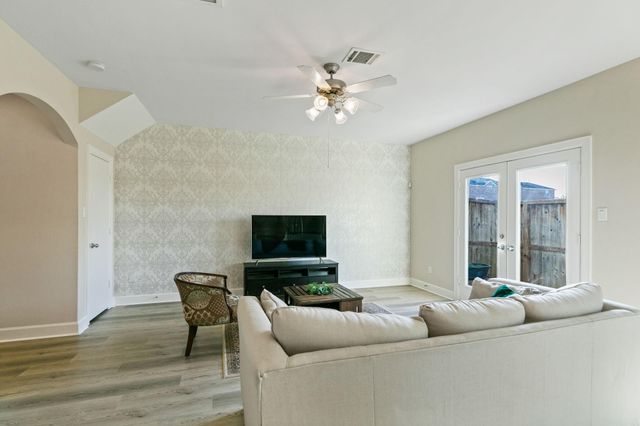 3739 Main Poplar Drive, Houston, TX 77025