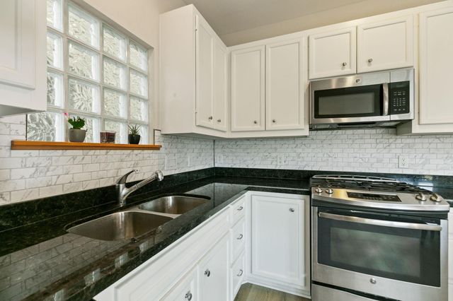 3739 Main Poplar Drive, Houston, TX 77025