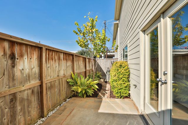 3739 Main Poplar Drive, Houston, TX 77025