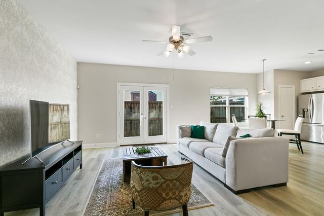 3739 Main Poplar Drive, Houston, TX 77025