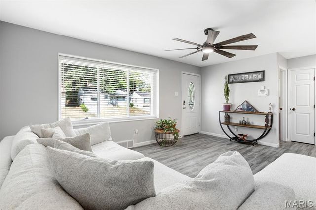 5550 Sapphire Avenue, Jennings, MO 63136