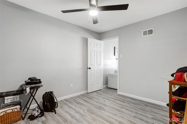 5550 Sapphire Avenue, Jennings, MO 63136