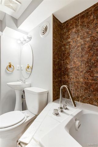 5550 Sapphire Avenue, Jennings, MO 63136