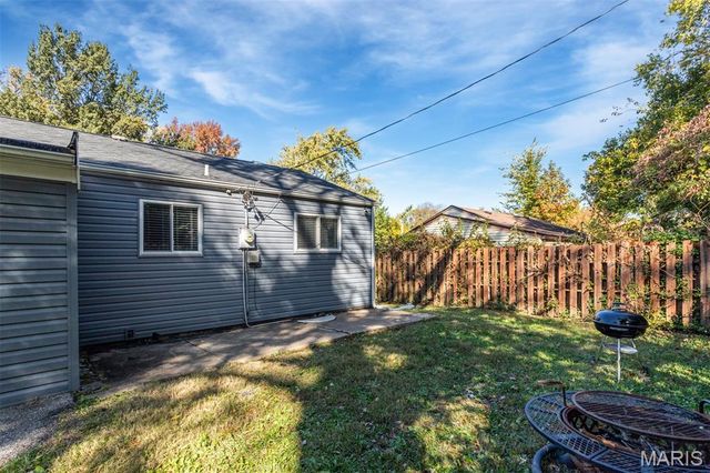 5550 Sapphire Avenue, Jennings, MO 63136