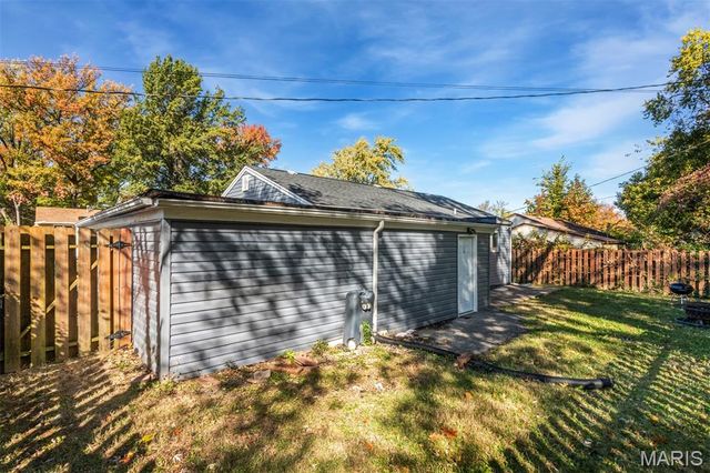 5550 Sapphire Avenue, Jennings, MO 63136