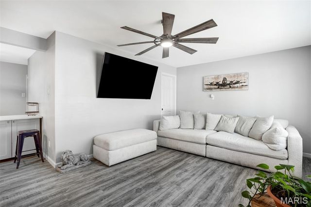 5550 Sapphire Avenue, Jennings, MO 63136