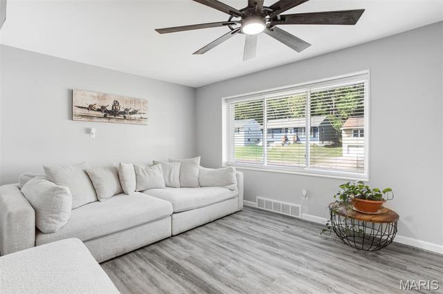 5550 Sapphire Avenue, Jennings, MO 63136