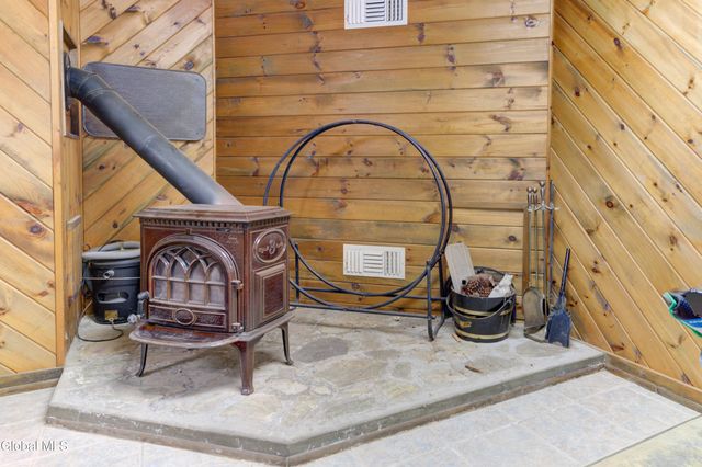 121 Cranberry Creek Road, Mayfield, NY 12117