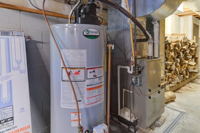 121 Cranberry Creek Road, Mayfield, NY 12117