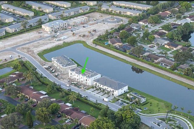 719 Nove Boulevard Banyan 13, Margate, FL 33063