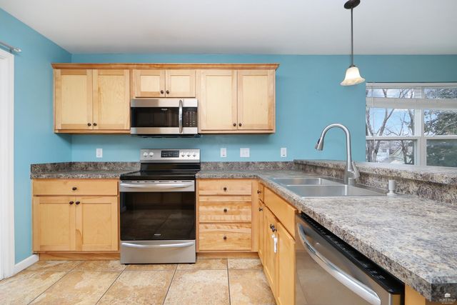 628 Sagebrush Way, Junction City, KS 66441