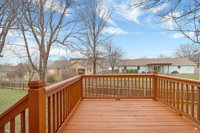 628 Sagebrush Way, Junction City, KS 66441
