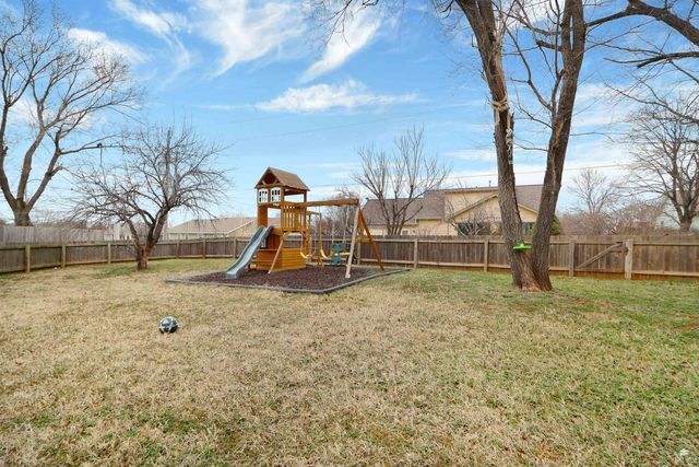 628 Sagebrush Way, Junction City, KS 66441