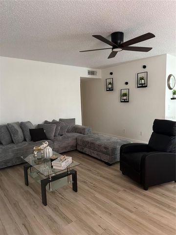 9218 TUDOR DRIVE P101, Tampa, FL 33615