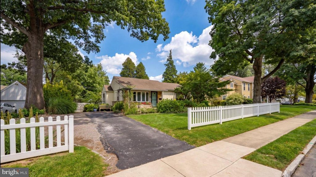 106 N LOWRYS LN, BRYN MAWR, PA 19010 — exterior
