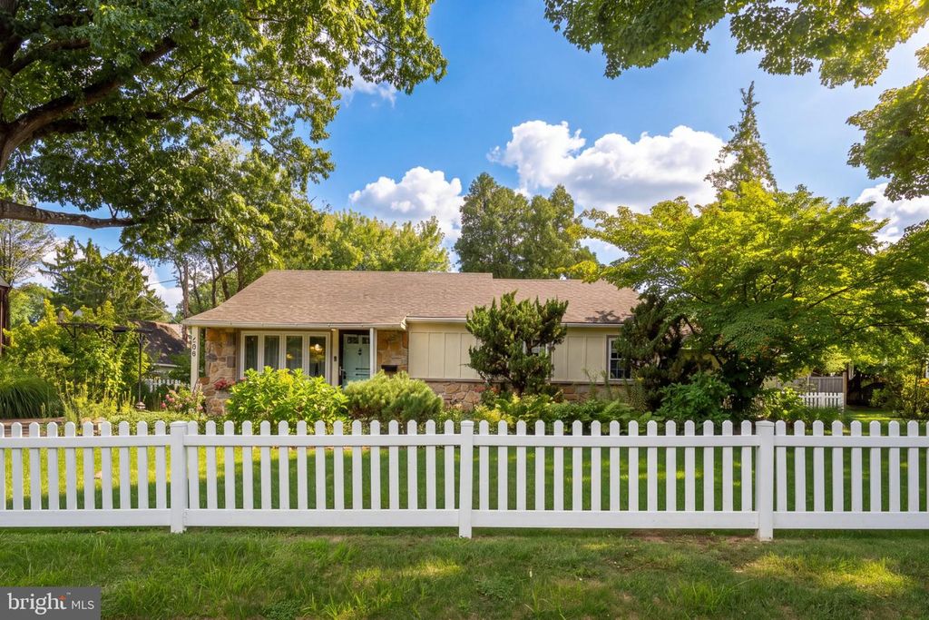 106 N LOWRYS LN, BRYN MAWR, PA 19010 — photo 2