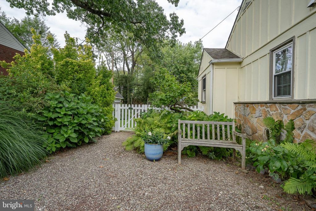 106 N LOWRYS LN, BRYN MAWR, PA 19010 — photo 4