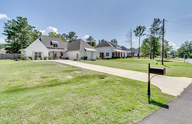 143 Lake Ridge Drive, Madison, MS 39110