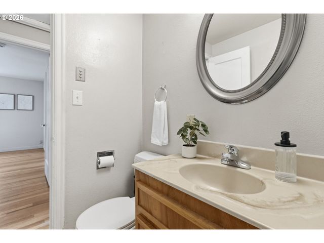 487 W 19TH Ave, Eugene, OR 97401