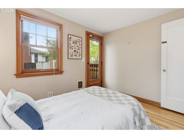 487 W 19TH Ave, Eugene, OR 97401