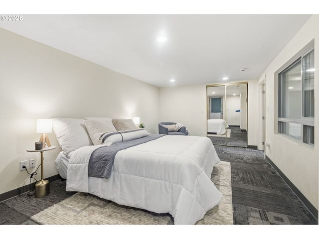 487 W 19TH Ave, Eugene, OR 97401