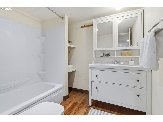 487 W 19TH Ave, Eugene, OR 97401