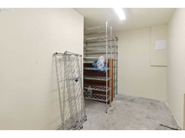 487 W 19TH Ave, Eugene, OR 97401