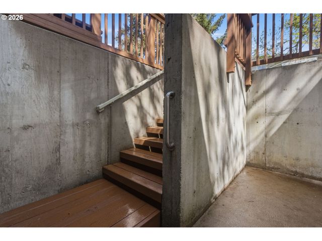 487 W 19TH Ave, Eugene, OR 97401