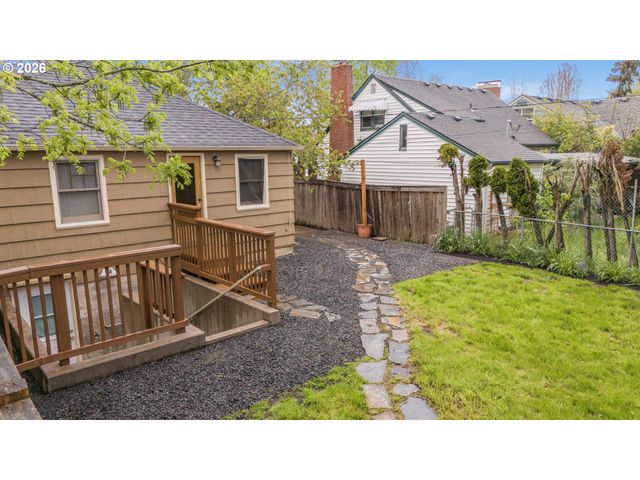 487 W 19TH Ave, Eugene, OR 97401