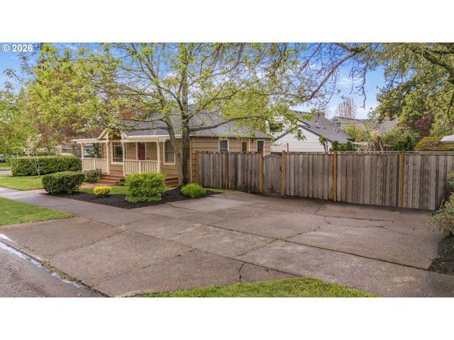 487 W 19TH Ave, Eugene, OR 97401
