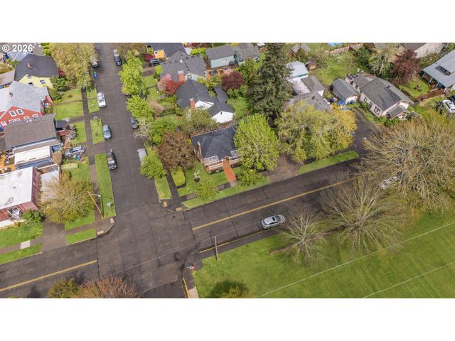 487 W 19TH Ave, Eugene, OR 97401