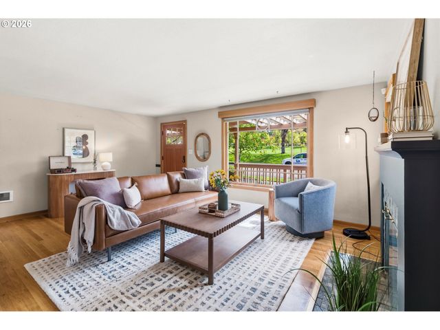 487 W 19TH Ave, Eugene, OR 97401