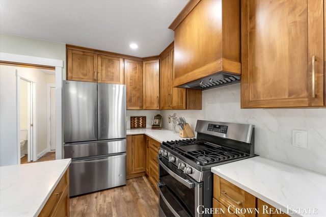 2838 Big Timber Drive Ne, Grand Rapids Twp, MI 49525