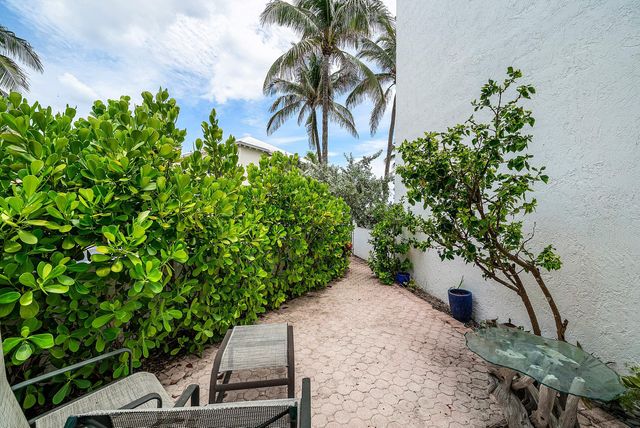 2115 S Ocean Boulevard 14, Delray Beach, FL 33483