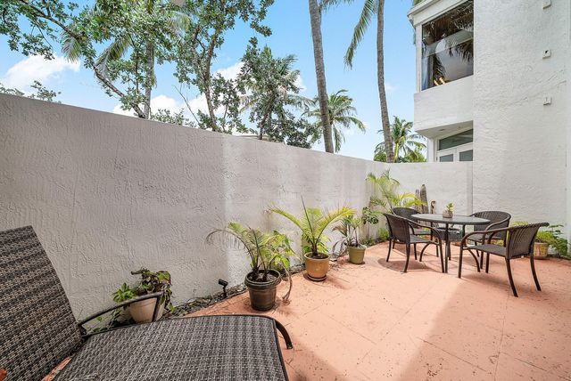 2115 S Ocean Boulevard 14, Delray Beach, FL 33483