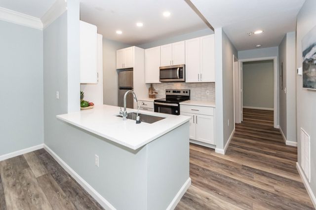 1300 Park West Boulevard 611, Mount Pleasant, SC 29466