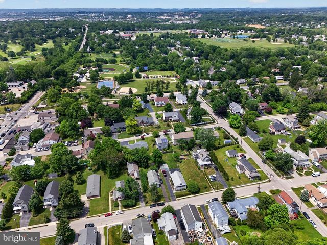 4006 1ST AVE, Lafayette Hill, PA 19444