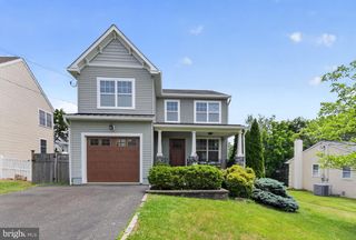 4006 1ST AVE, Lafayette Hill, PA 19444