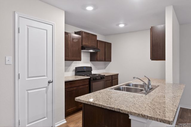 6619 Legato Curve, San Antonio, TX 78252