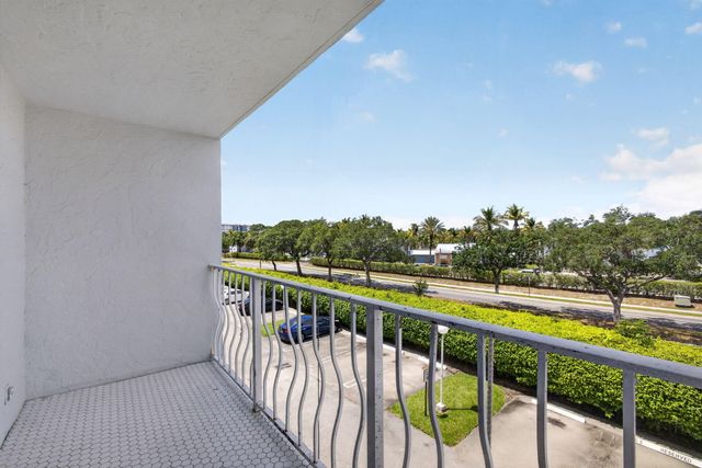 500 Executive Center Drive 3f, West Palm Beach, FL 33401