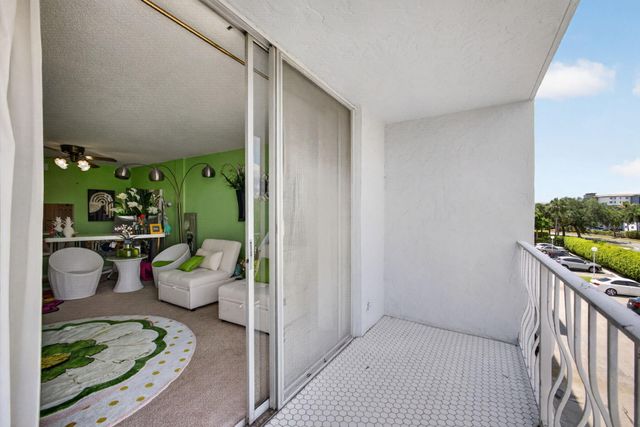 500 Executive Center Drive 3f, West Palm Beach, FL 33401