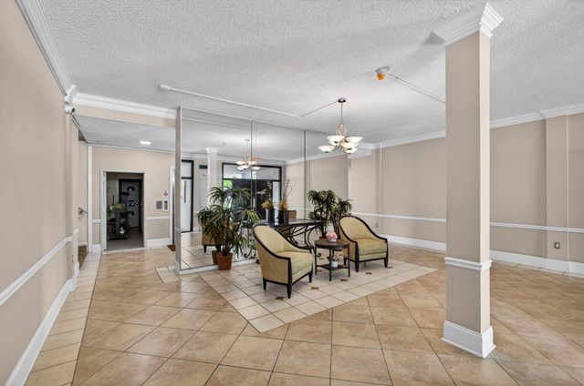 500 Executive Center Drive 3f, West Palm Beach, FL 33401
