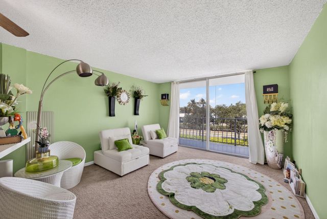 500 Executive Center Drive 3f, West Palm Beach, FL 33401
