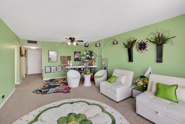 500 Executive Center Drive 3f, West Palm Beach, FL 33401