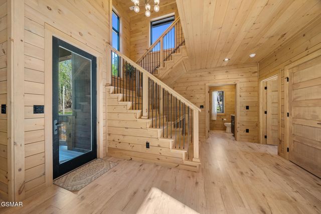 2669 Sulpher Springs Way, Sevierville, TN 37862