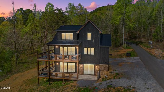 2669 Sulpher Springs Way, Sevierville, TN 37862