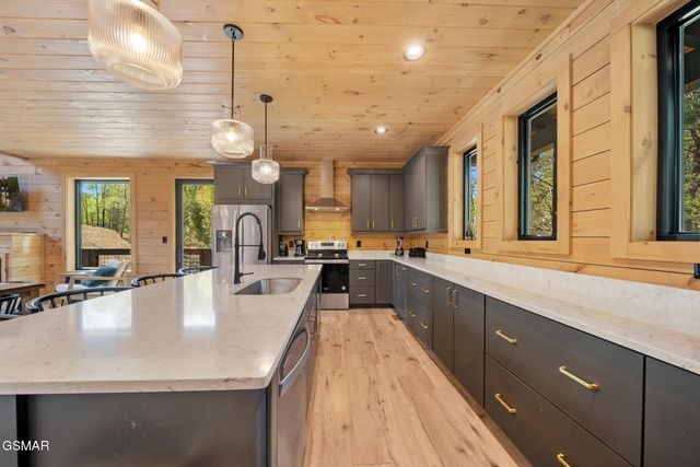 2669 Sulpher Springs Way, Sevierville, TN 37862